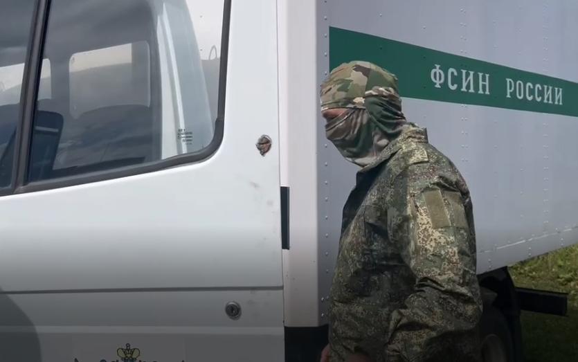 Фото Народный фронт передал бойцам ВДВ на передовой КАМАЗ, «Газель» и легковое авто