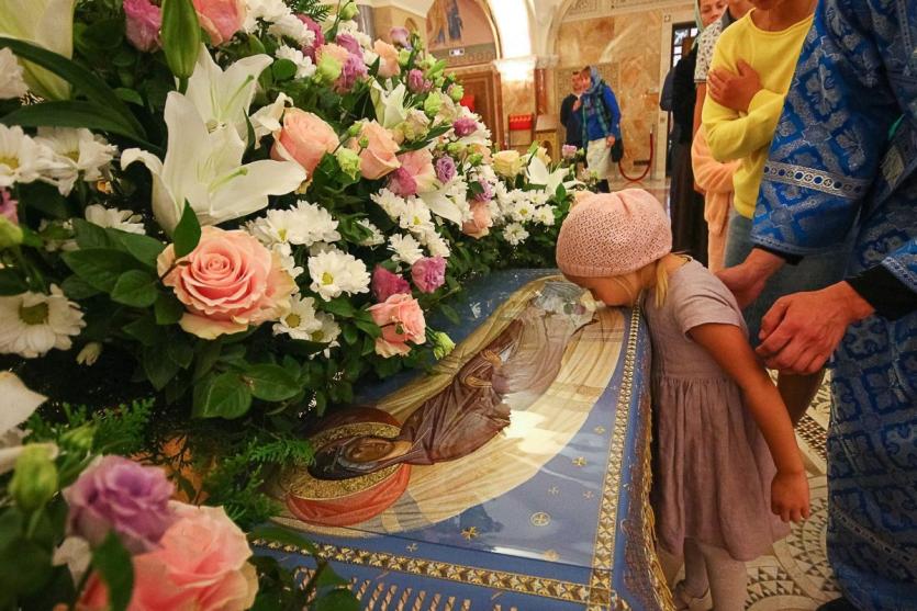 Фото Православные верующие 28 августа отмечают праздник Успения Пресвятой Богородицы