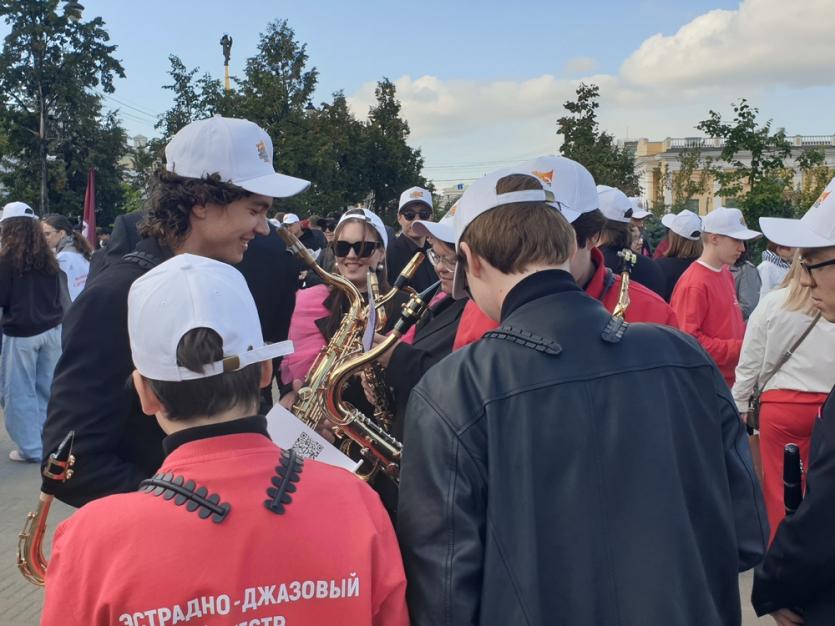 Фото Фестиваль джаза в Челябинске завершился стрит-парадом и концертом на Кировке