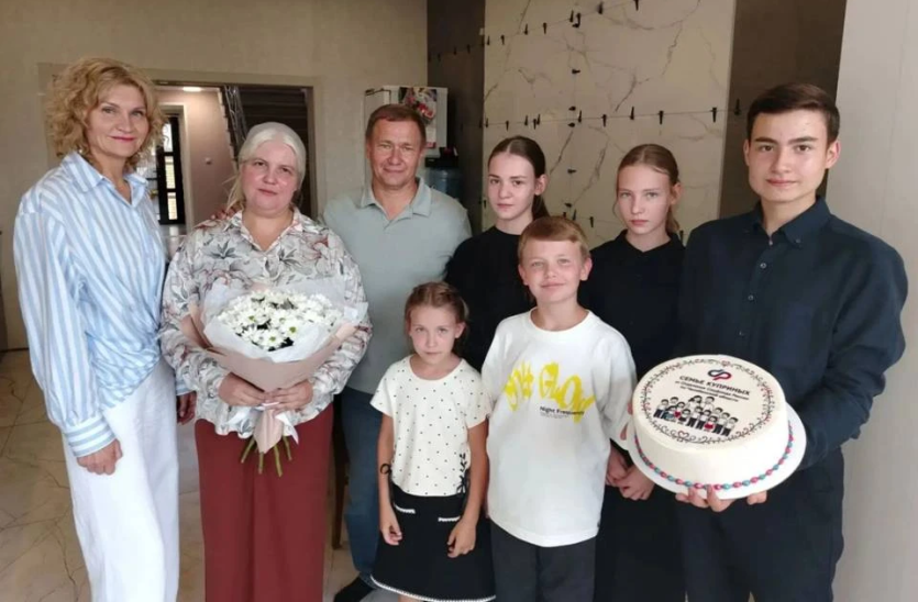 Фото Матери-героине из Челябинской области назначена ежемесячная выплата