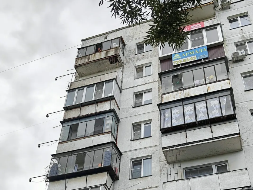 Фото В Челябинске сотрудники МЧС спасли пятилетнего ребёнка