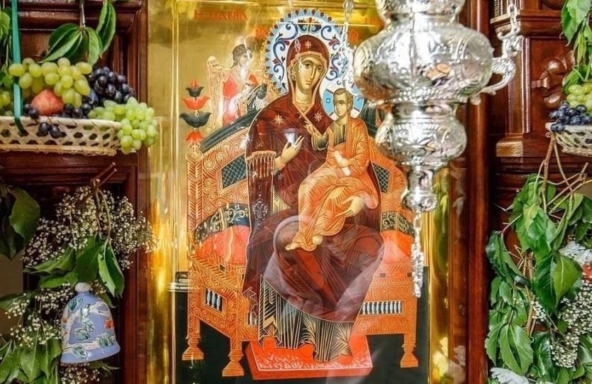Фото Молитвы о здравии и защите: верующие отмечают день иконы «Всецарица»