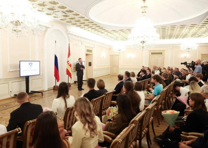 Фото Михаил Дегтярев поблагодарил Алексея Текслера за развитие спорта на Южном Урале и вручил ведомственные награды (фото)