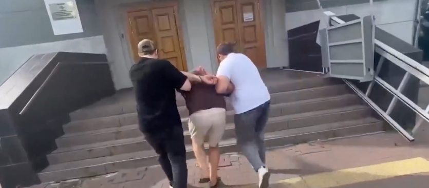 Фото По факту нападения мужчины на ребёнка в «Вишнёвой горке» возбуждено уголовное дело