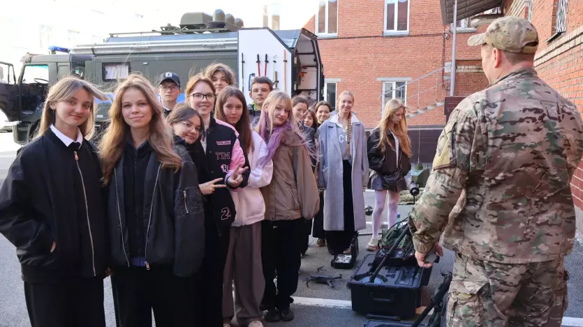 Фото  Челябинские гимназисты побывали в гостях у контрразведчиков