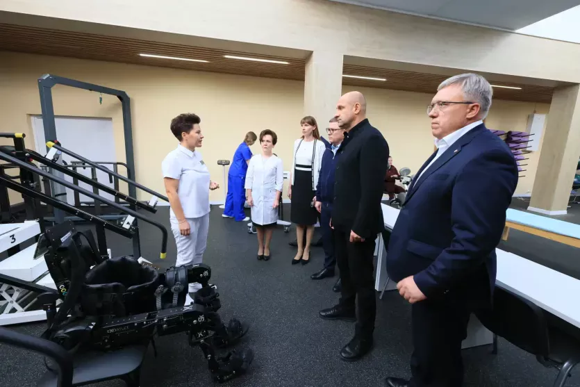 Фото Артём Жога и Алексей Текслер оценили возможности медицинской реабилитации в Магнитогорске