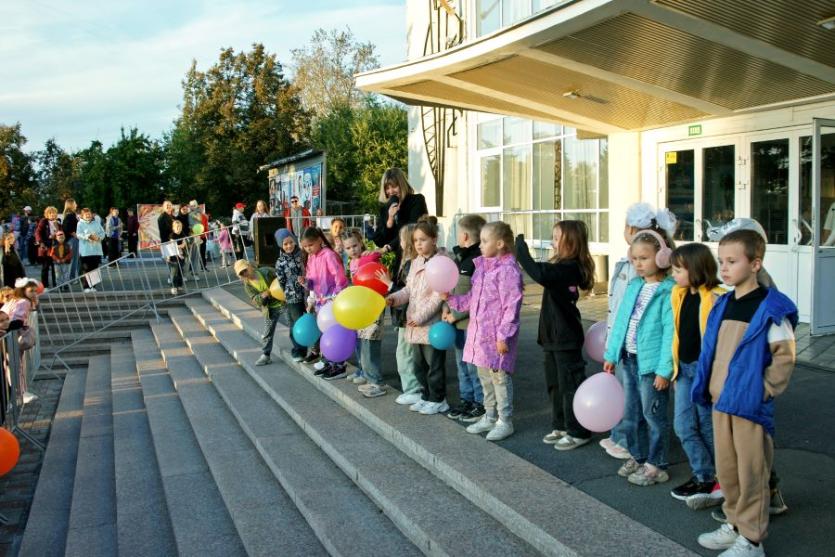 Фото  ГРЦ Макеева подарил школьникам Миасса «Большое школьное приключение»