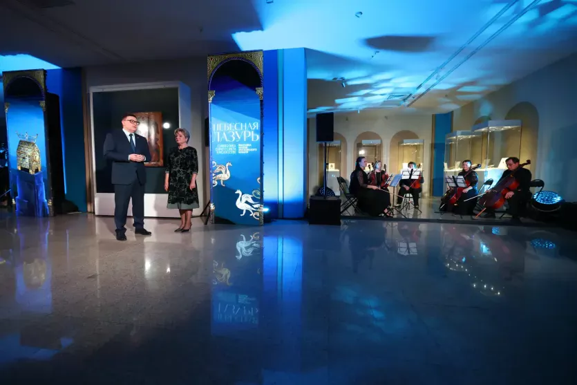 Фото   Елена Гагарина подарила Челябинску «Небесную лазурь»