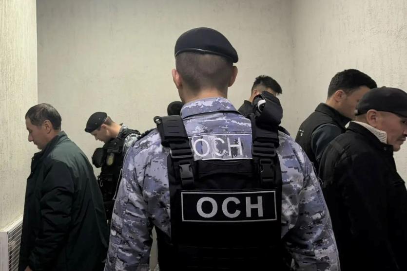 Фото Ещё 14 мигрантов выдворили из Челябинской области
