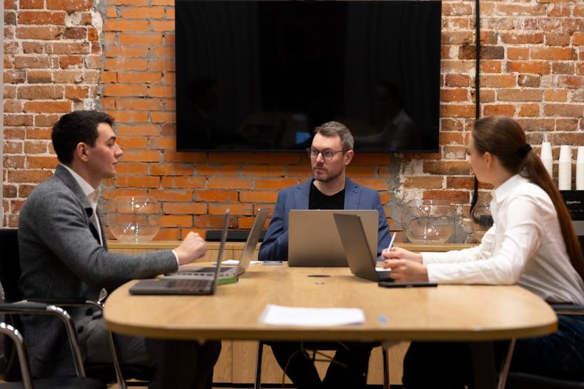 Фото От почты до нейросетей: как «упаковать» работу директора в один смартфон