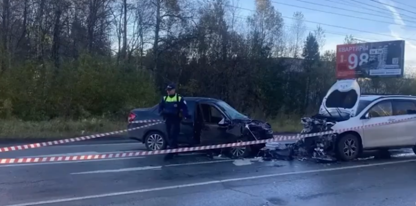 Фото В Миассе в ДТП погиб 18-летний парень, два человека пострадали (ВИДЕО)