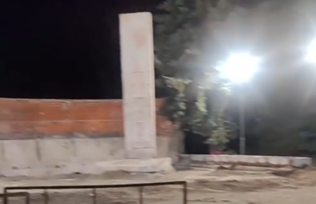 Фото Челябинская компания забросила ремонт мемориала героям Великой Отечественной в Метлино