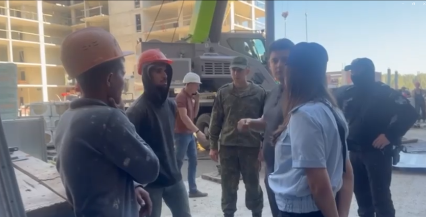 Фото Работников стройплощадок микрорайона Привилегия проверили силовики (ВИДЕО)