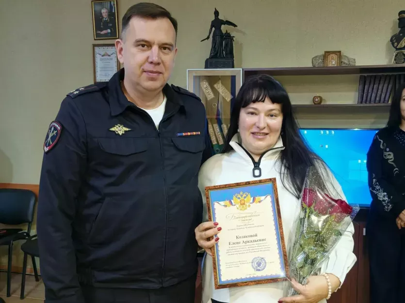 Фото Полиция поблагодарила копейчанку за помощь в предотвращении хищения денежных средств