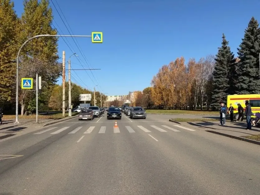 Фото В Челябинске девушка-водитель сбила маленькую девочку на переходе