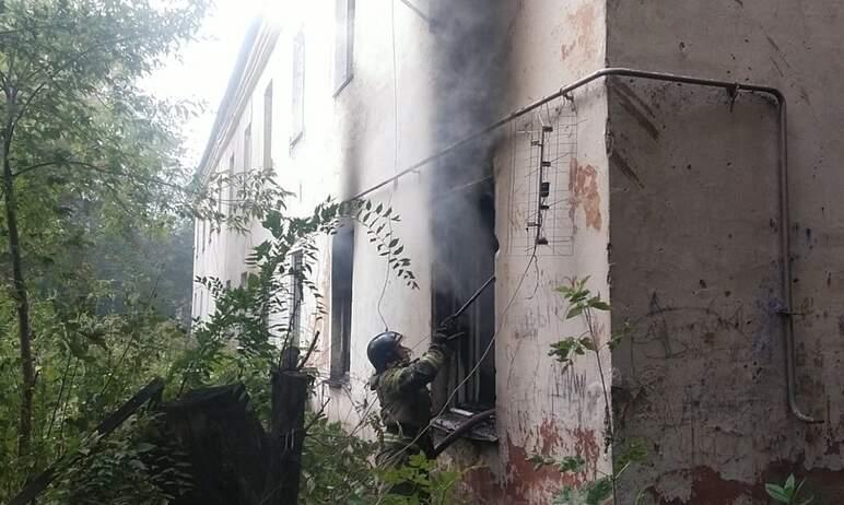 Фото В Магнитогорске в результате хлопка газа загорелся жилой дом, погиб человек