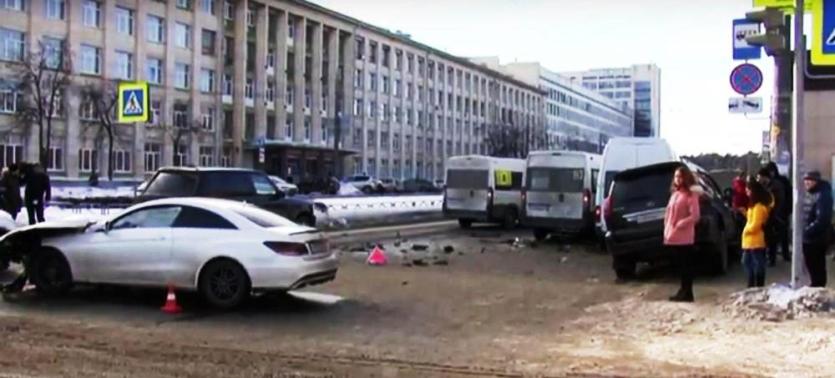 Фото По факту ДТП в районе ЮУрГУ возбуждено уголовное дело