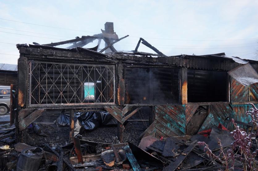 Фото Ночным пожаром в Миассе, унесшим жизнь четырех человек, занимается СК