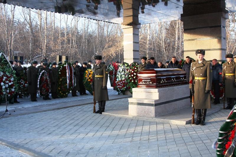 Фото Петра Сумина похоронили на Успенском кладбище Челябинска со всеми почестями