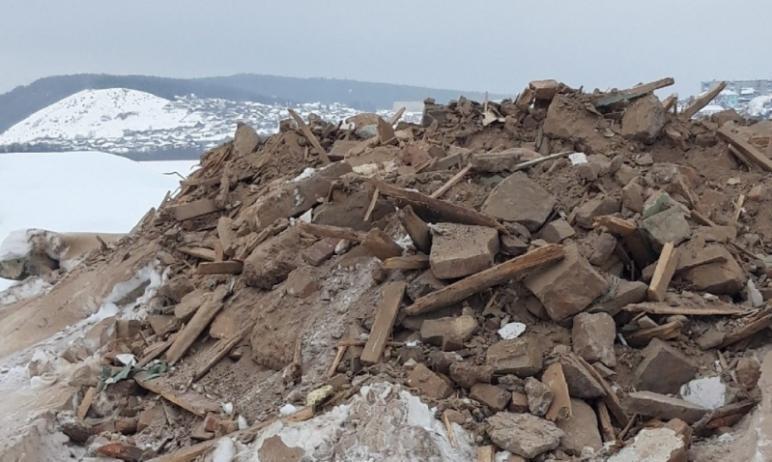 Фото В Катав-Ивановске нерадивый подрядчик завалил мусором любимые места отдыха горожан