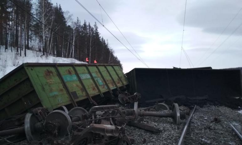 Фото На ЮУЖД сошёл с рельс грузовой поезд