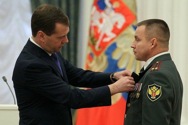 Фото Президент наградил борца с наркомафией из Златоуста Орденом мужества 