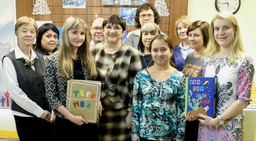 Фото В Челябинске приготовили подарки к Новому году для слабовидящих