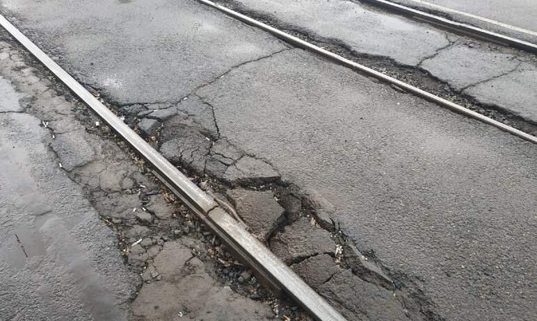 Фото Челябинка просит Алексея Текслера включиться в процесс ремонта трамвайных путей на Дзержинского