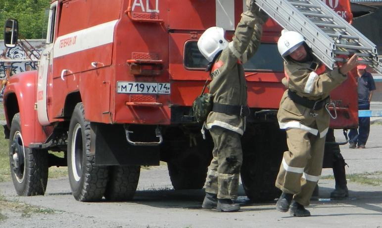 Фото В Златоусте сожгли машину известного врача Рашида Шакурова