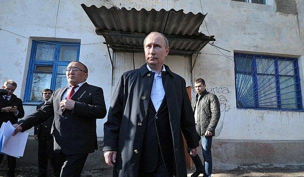 Фото Дмитрий Песков: Президента не так поняли, Путин угрожал уволить губернаторов, а не министров