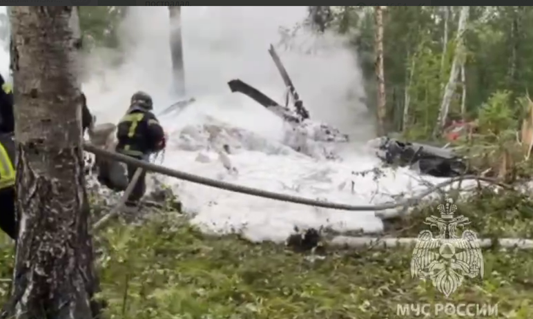 Фото ГУ МЧС опубликовало видео с места крушения вертолета МИ-8 в Челябинской области