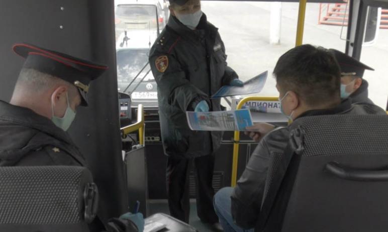 Фото В Челябинске водители маршруток игнорируют масочный режим