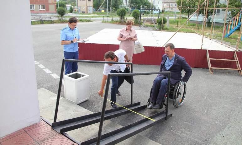 Фото Юлия Сударенко заявила о недоступной для инвалидов среде в селе Еманжелинка
