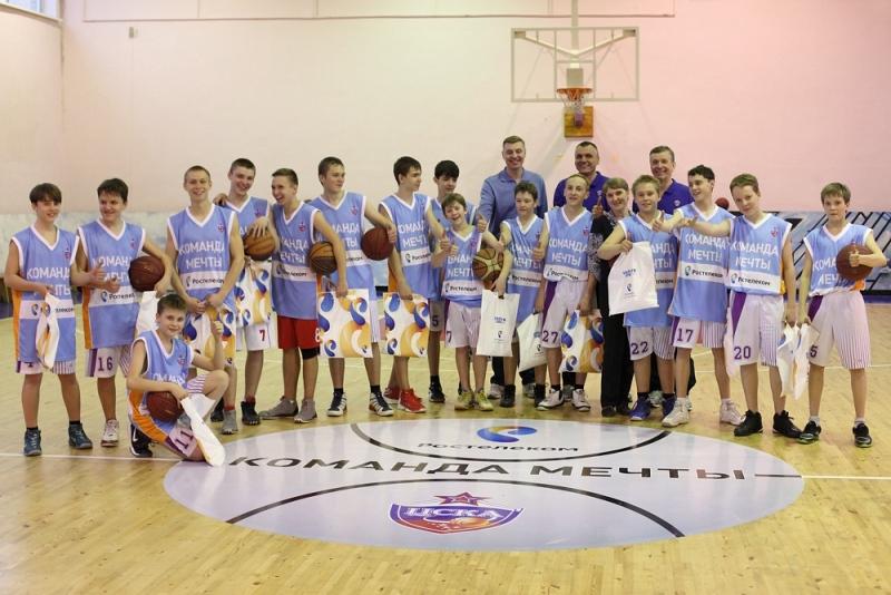 Фото Юные баскетболисты из Челябинска прошли стажировку в ЦСКА