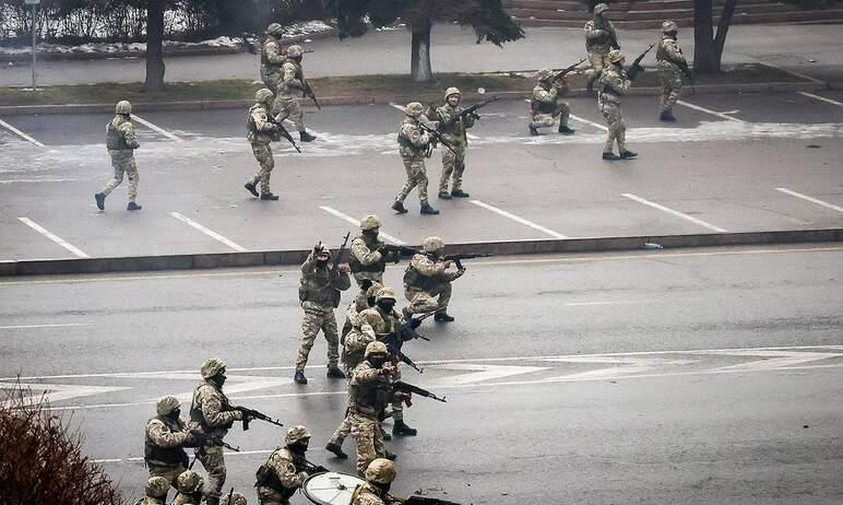 Фото В Казахстане военные открыли огонь по зачинщикам беспорядков