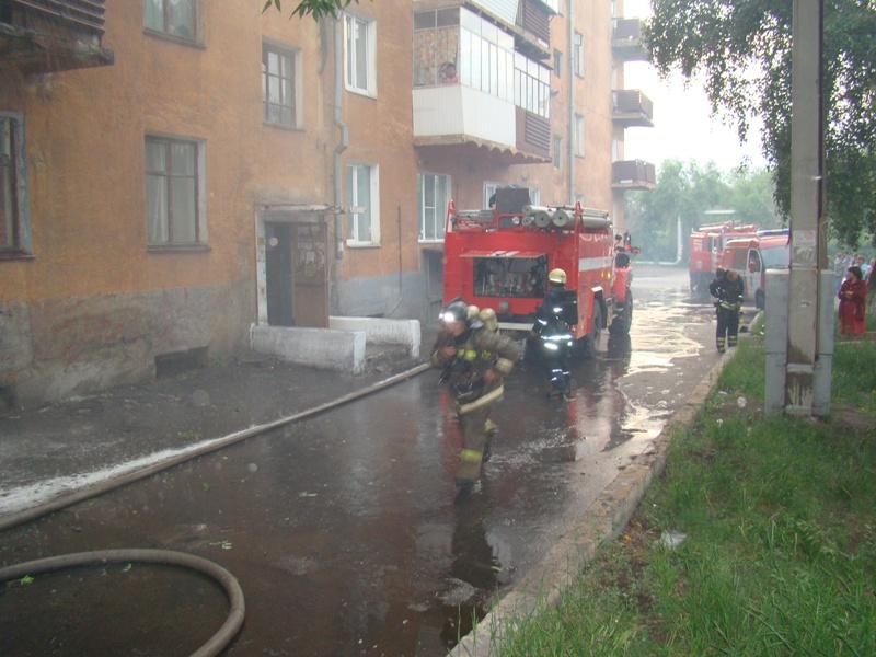 Фото На пожаре в Магнитогорске эвакуировали 40 человек