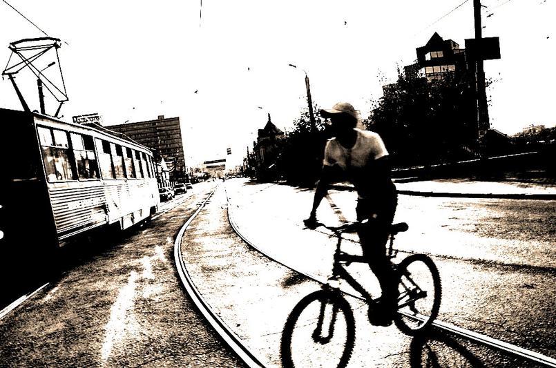 Фото Велосипедист погиб под колесами «Газели» в Магнитогорске