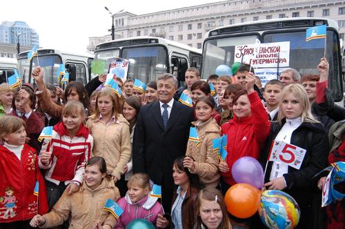 Фото Сорок четыре новых автобуса будут возить в школу сельских учеников