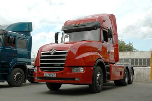 Фото АЗ «Урал» продемонстрирует в Челябинске полную гамму дорожных грузовиков