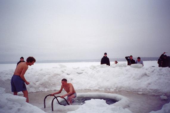 Фото Где в Челябинске на Крещение окунуться в ледяную купель