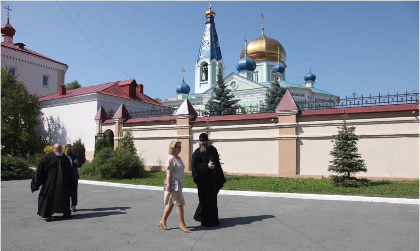 Фото Елена Ямпольская заручилась поддержкой духовенства Южного Урала