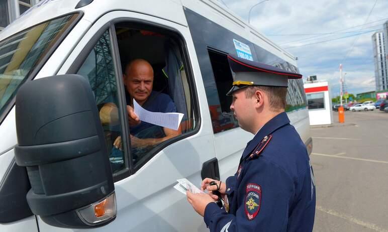 Фото Полицейские устроят облаву на водителей маршруток и автобусов