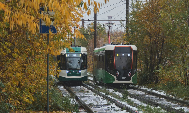 Фото На северо-западе Челябинска закрывают движение трамваев