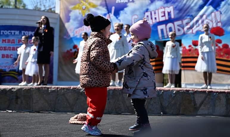 Фото Полицейские подарили челябинцам грандиозный праздник накануне Дня Победы