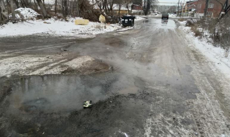 Фото На улицах Мира и Дегтярева в Челябинске появился незапланированный каток