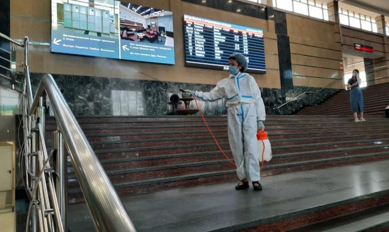Фото На вокзалах ЮУЖД продолжают действовать противоэпидемические меры