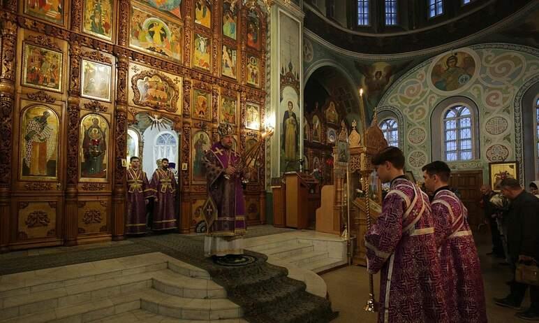 Фото У православных сегодня Воздвижение Честного и Животворящего Креста Господня