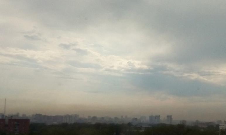 Фото Челябинск накрыло вонючей дымкой при удушающей жаре, минэкологии успокаивает