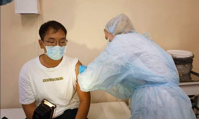 Фото В Челябинской области начали вакцинировать от ковида иностранцев