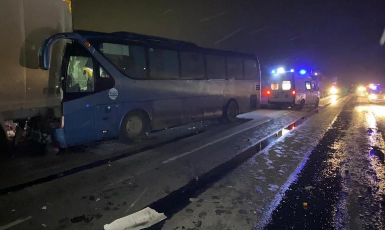 Фото Два человека погибли в Башкортостане в ДТП с участием КамАЗов и автобуса, ехавшего из Златоуста